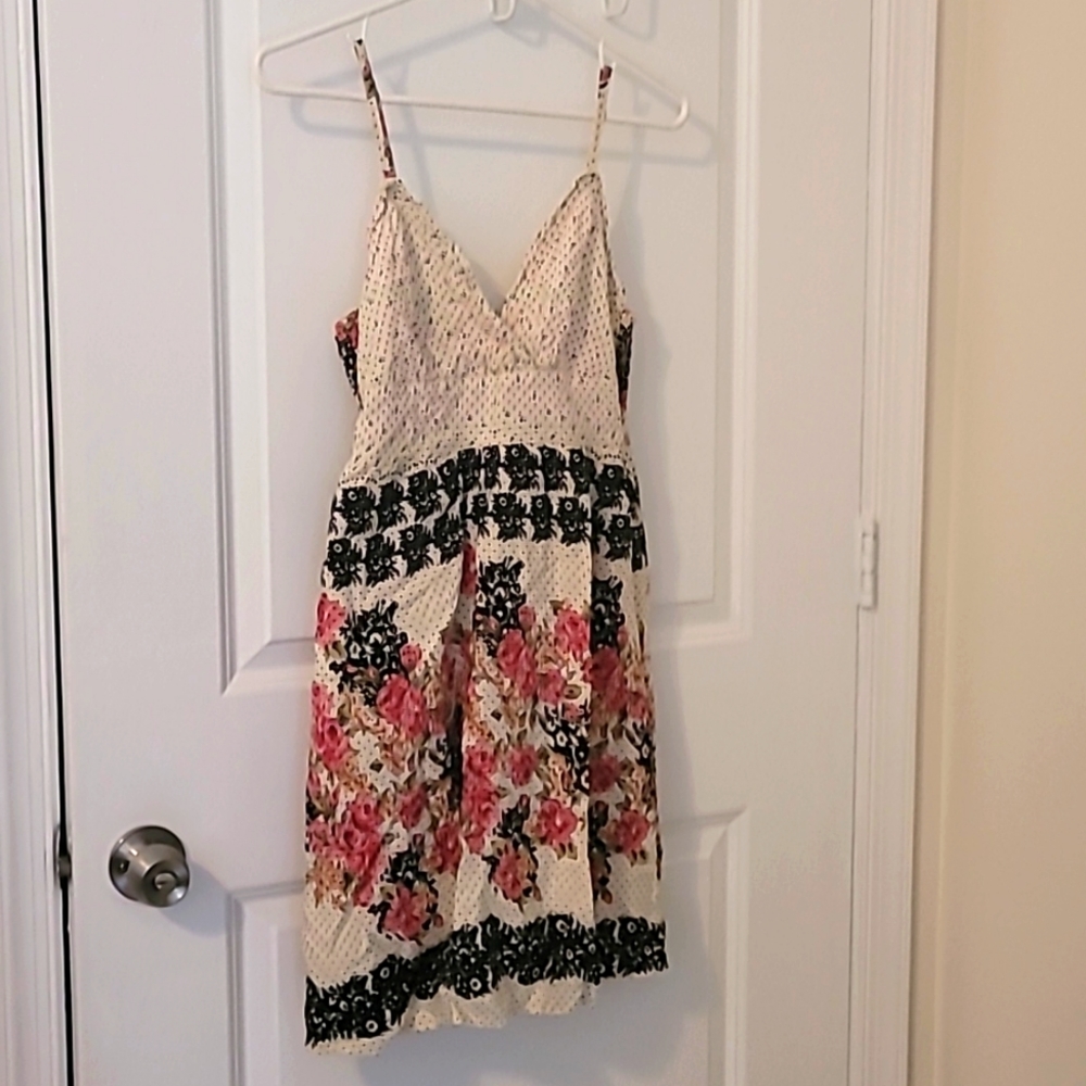 Sundress - Picture 1 of 9